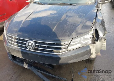 2018 Volkswagen Passat 2.0T R-Line/2.0T S z USA, uszkodzony, nr VIN 1VWAA7A32JC028530